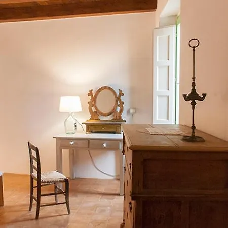 Hébergement de vacances Borgo Petelia, Casa Castiglione, Antica Casa Su Due Piani Con Scala Esterna *