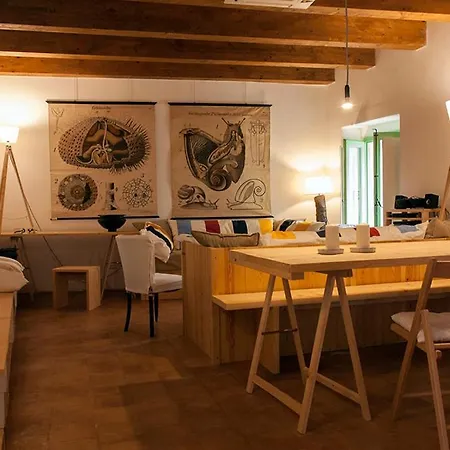 Feriehus Borgo Petelia, Casa Castiglione, Antica Casa Su Due Piani Con Scala Esterna Strongoli