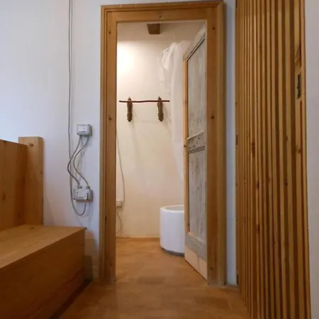 Hébergement de vacances Borgo Petelia, Casa Castiglione, Antica Casa Su Due Piani Con Scala Esterna *