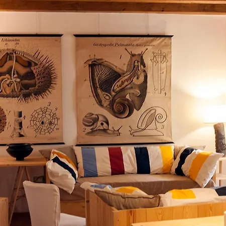 Borgo Petelia, Casa Castiglione, Antica Casa Su Due Piani Con Scala Esterna Hébergement de vacances *