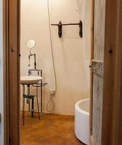 Dom wakacyjny Borgo Petelia, Casa Castiglione, Antica Casa Su Due Piani Con Scala Esterna *