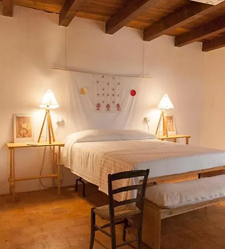 Dom wakacyjny Borgo Petelia, Casa Castiglione, Antica Casa Su Due Piani Con Scala Esterna Strongoli